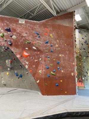 Bouldering and auto belayed climbing