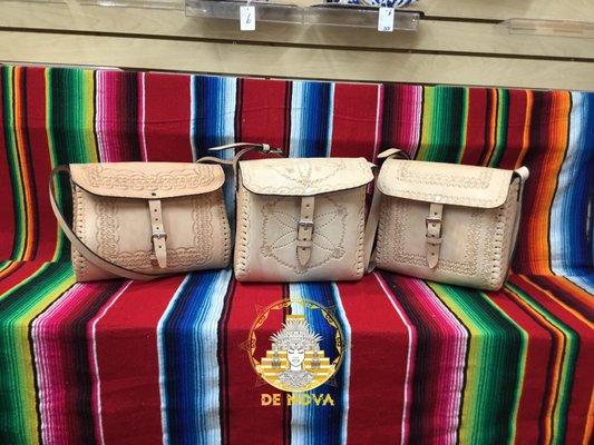 Bolsas de cuero hechas a mano en Michoacán