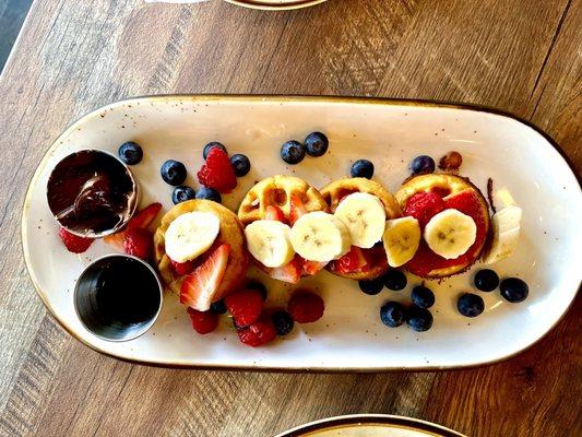 French toast with berries and Nutella