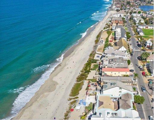 Represented the buyer in purchasing this $6.81m beach front property in Carlsbad, outbidding 20 others.