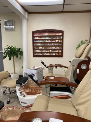 Elegant Nails Salon