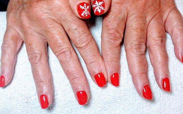 Anna put me in the holiday spirit with this fun manicure. She is the best!!