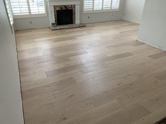 Glue down engineered Wood installation