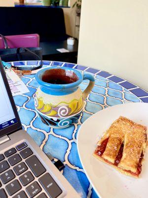 Horchata Latte + Cubanito de guava con queso