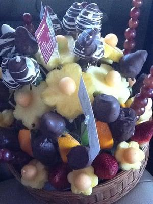 XL Round Fruit Basket Arrangement