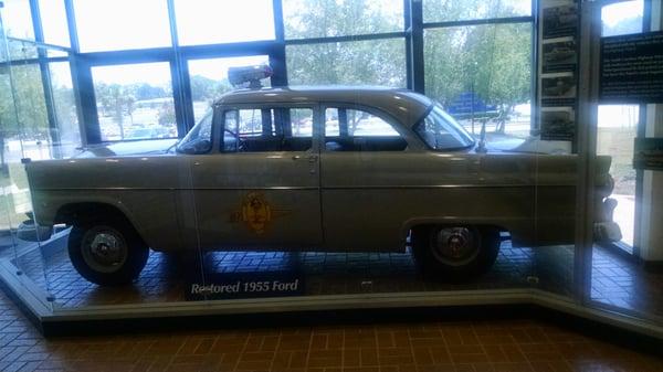 Side view of the classic patrol car, completely restored.