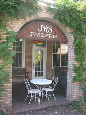 JR's: Peaceful, great staff, good food, good prices!