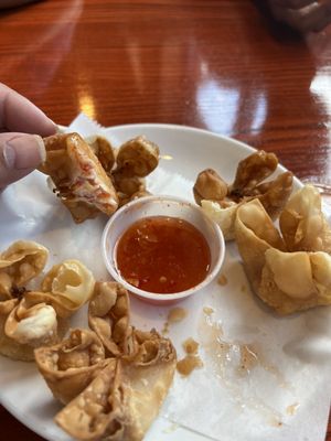 Crispy crab wontons