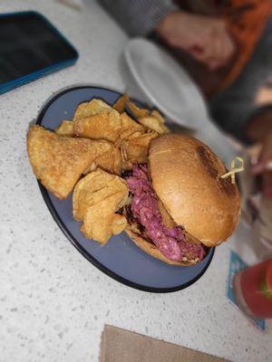 Chicken Sandwich w potato chips