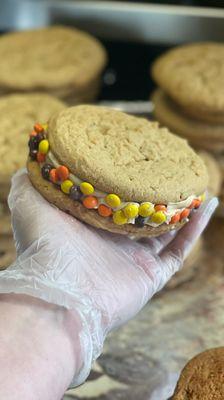 Peanut butter cookiewich