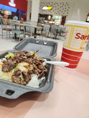 Steak teriyaki with veggies and white rice