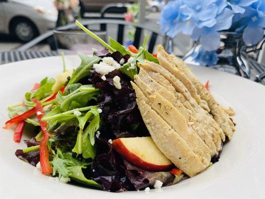 Back Yard Chicken Salad Ensalada con Pollo