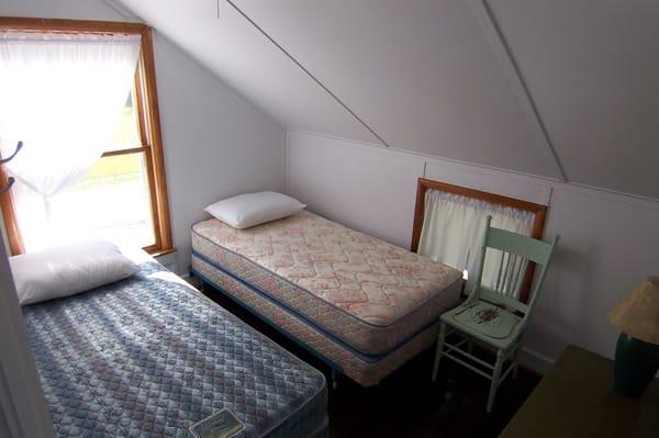 Green Cottage - Bedroom