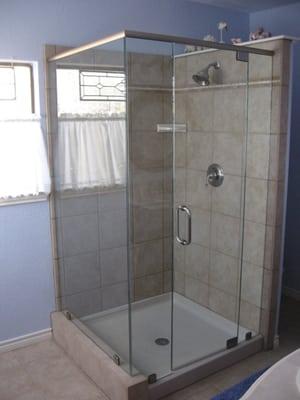 A bright un-cramped shower