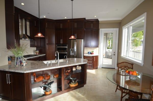 Beautifully Remodel Custom  Kraftmaid Kitchen