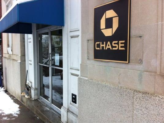 Chase storefront.