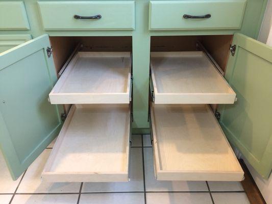 Custom kitchen cabinet pull outs