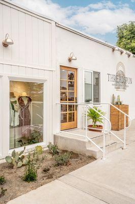 The front exterior of Thread Spun - A Sustainable Lifestyle Boutique in Encinitas, California