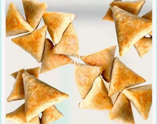 Vegan plant Based Chicken samosas