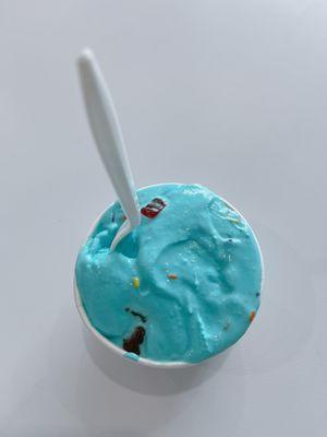 Cotton Candy with various toppings (Kids scoop)