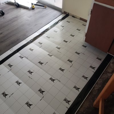 Installing vynal floor