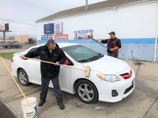 Charlie's Fast Lube Oil Change - Sikeston, MO