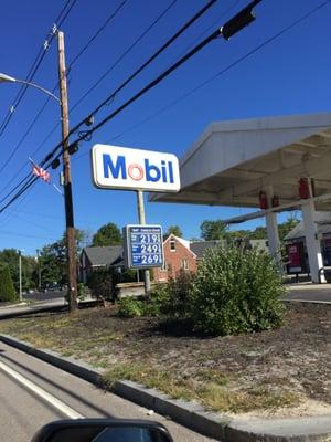 Medway Mobil -- 107 Main Street / Route 109, Medway          Sign