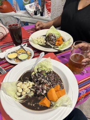 Ceviche de concha, chicha, costeña beer