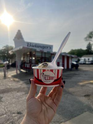 Single scoop shared ice creams are so much more satisfying