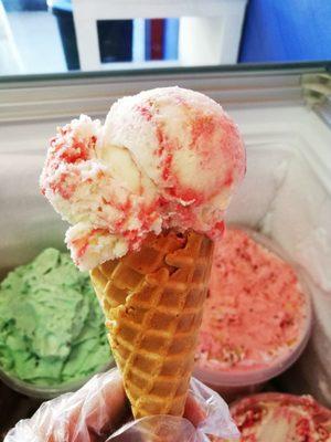 Strawberry Cheesecake Icecream