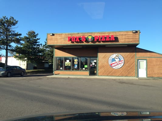 Foxs Pizza Den