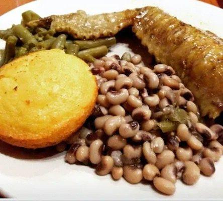 Turkey wing black eyed peas green beans with cornbread