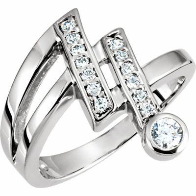 14k white gold fashion band with diamonds