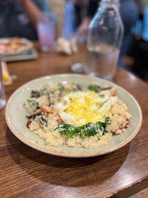 Power Breakfast Quinoa Bowl