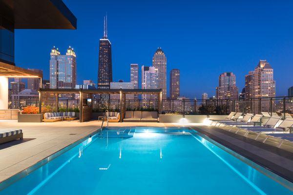 Stunning Views of downtown Chicago skyline