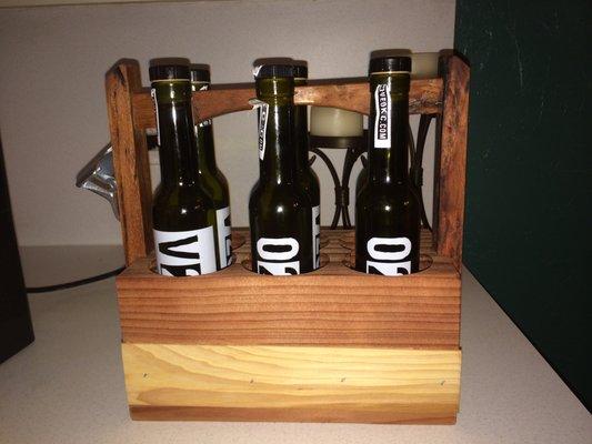 Oil and vinegar or beer holder