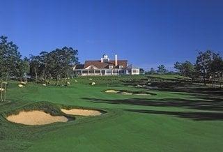 18th fairway and rgeen, clubhouse in the background