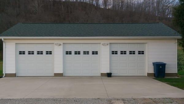 Smith Residence (3) Model 4050 Clopay Doors White w/ Glass & Grids