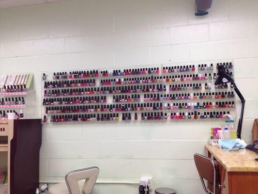 Mostly OPI and Zoya nail polishes. Most of them are almost empty and seem old.