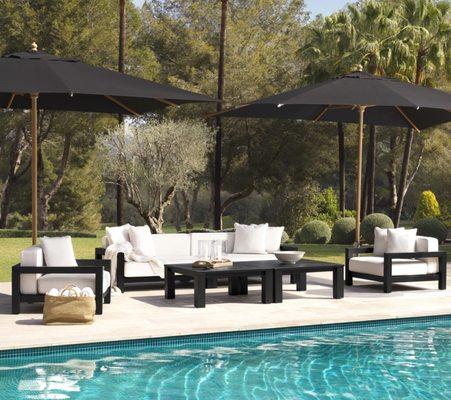 Standing out by a sleek design with simple lines, Sofa Cap-Antibes adds contemporary style to your outdoor décor.