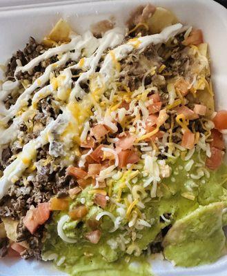 Rosy's Supreme Nachos with carne asada!!