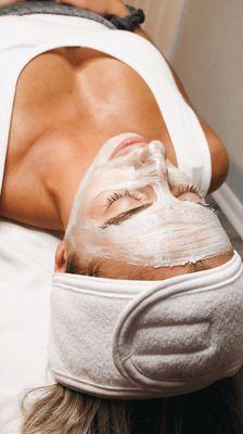 Skin clarifying mask