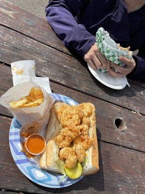 Shrimp po boy sandwich