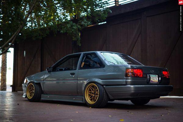 AE86 customized Origin widebody.