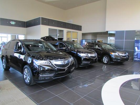 Muller Acura of Merrillville Showroom