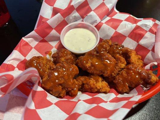 Nashville hot boneless wings