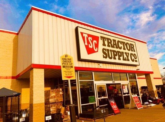 Tractor Supply, Vineland-- storefront