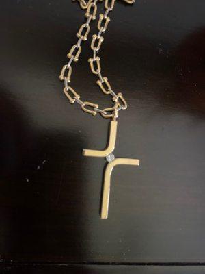 Cross with diamond 18K gold.