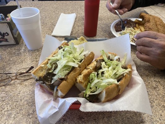 12 inch roast beef poboy with gravy, minus tomato