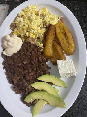 Cenas y desayunos típicos